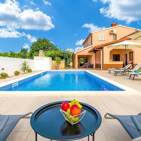 Holiday home Beautiful In With Wifi Marcana