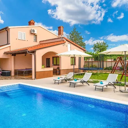 Holiday home Beautiful In With Wifi